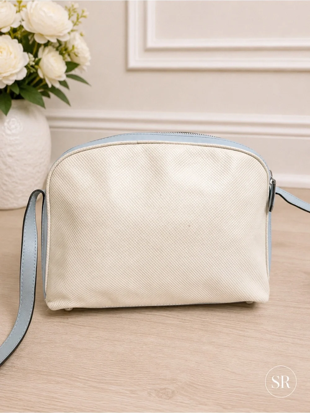 Vintage Bottega Veneta Marco Polo Leather Crossbody Bag White Blue Italy